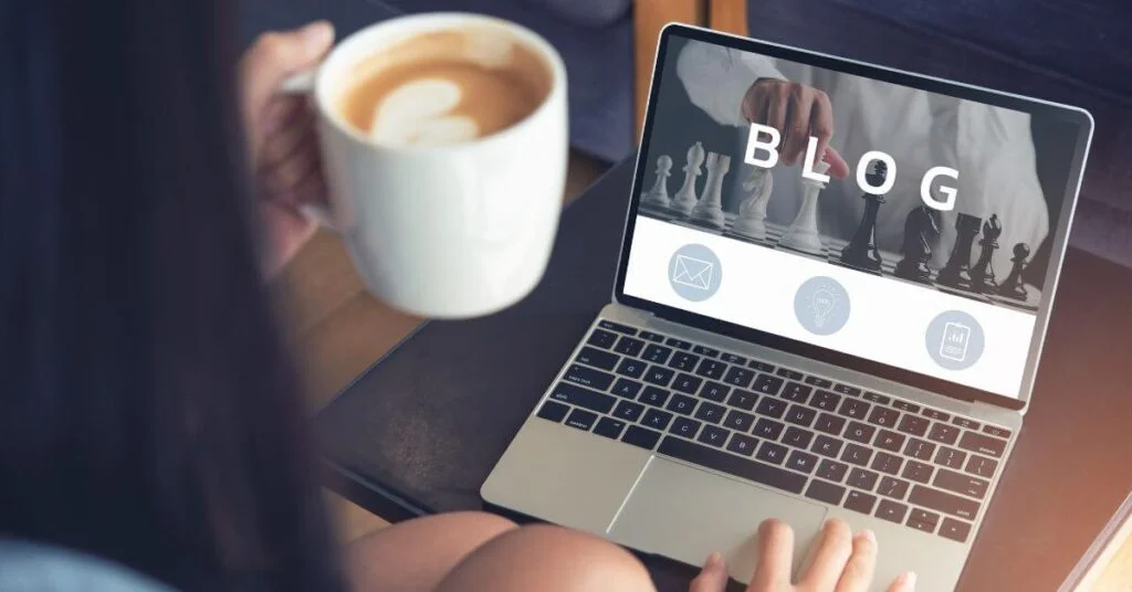 Blogging is a creative side hustle